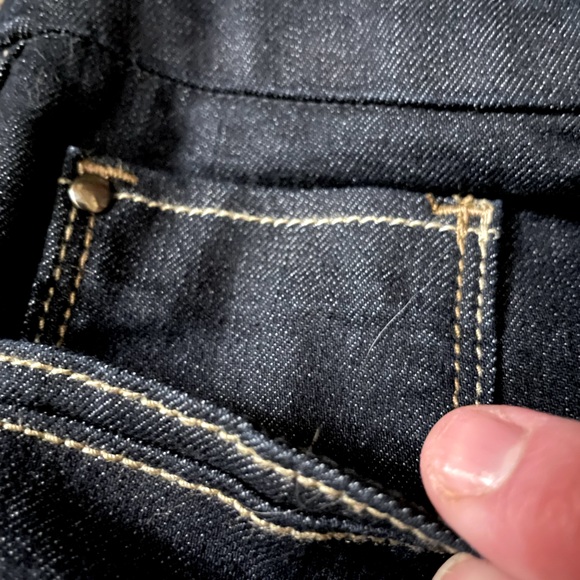 ❤️ 2 / $30 ❤️Reitmans Jeans Capri in dark wash Size 9. Two front & back pockets. - Picture 5 of 8